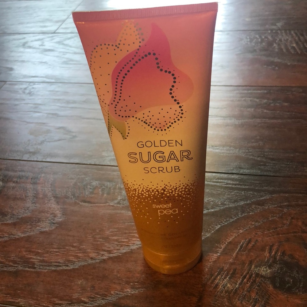 Bath and Body Works Sweet Pea Golden Sugar Scrub